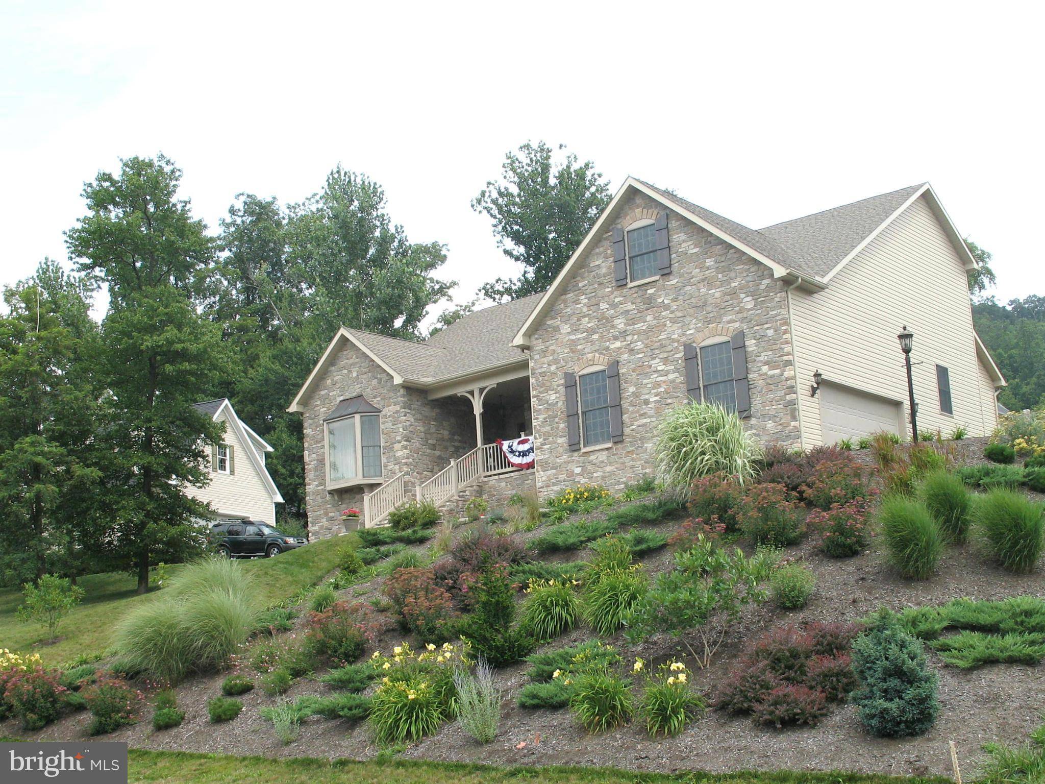 Waynesboro, PA 17268,10988 WEATHERSTONE DR