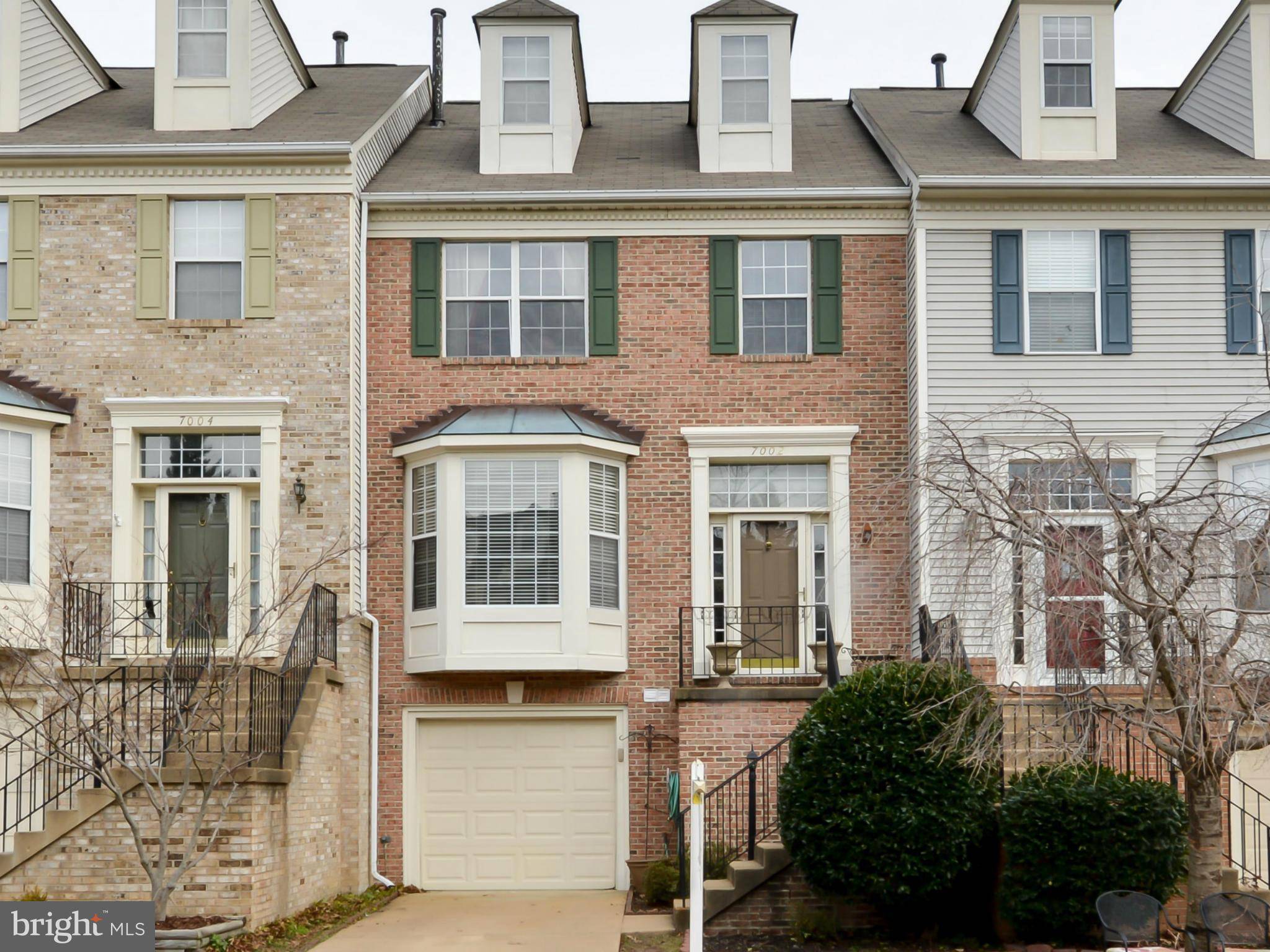 Alexandria, VA 22315,7002 KINGS MANOR DR