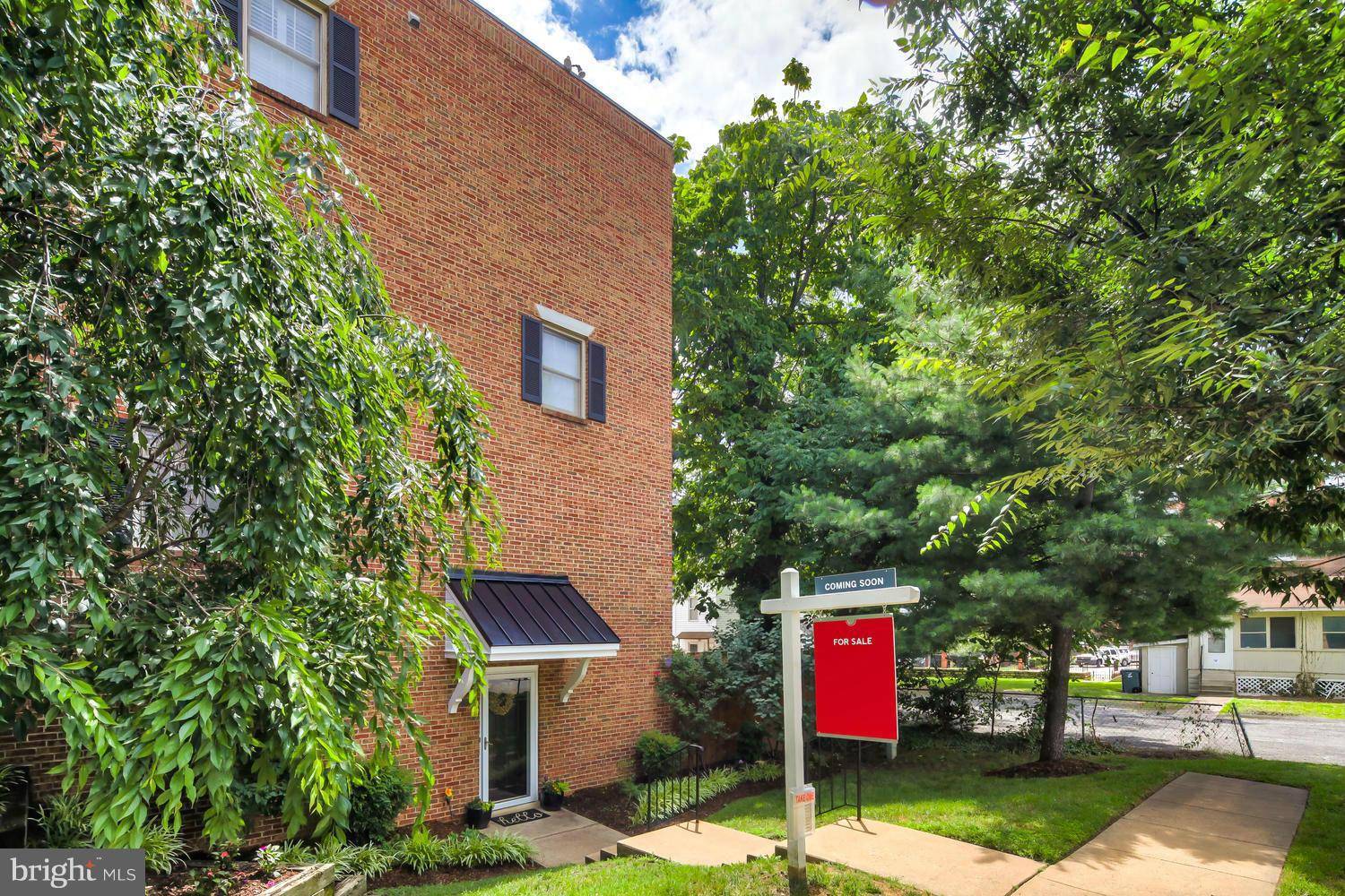 Arlington, VA 22204,957 SCOTT ST #1