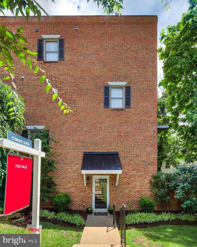 Arlington, VA 22204,957 SCOTT ST #1