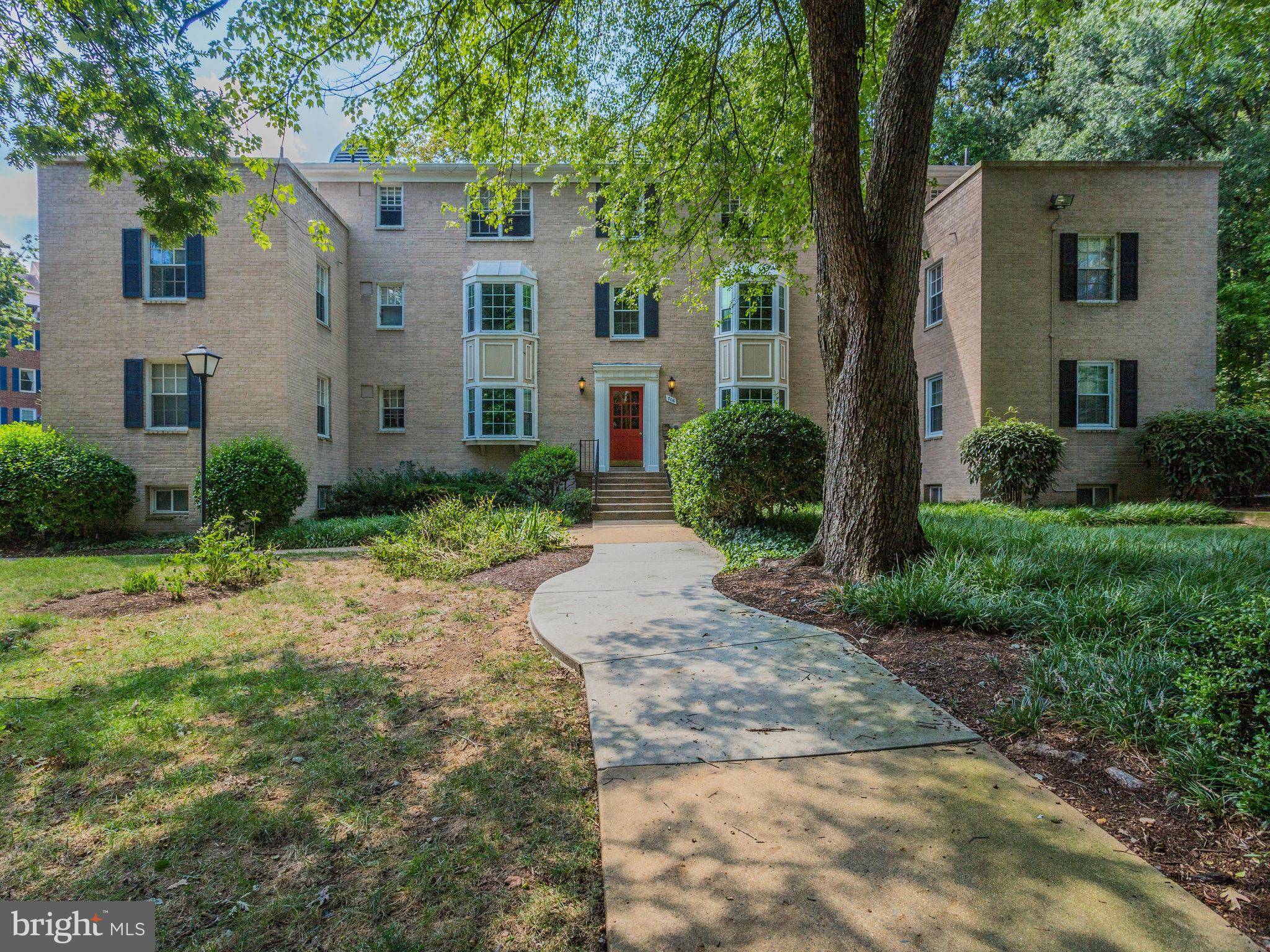 Arlington, VA 22204,706 ARLINGTON MILL DR #18204