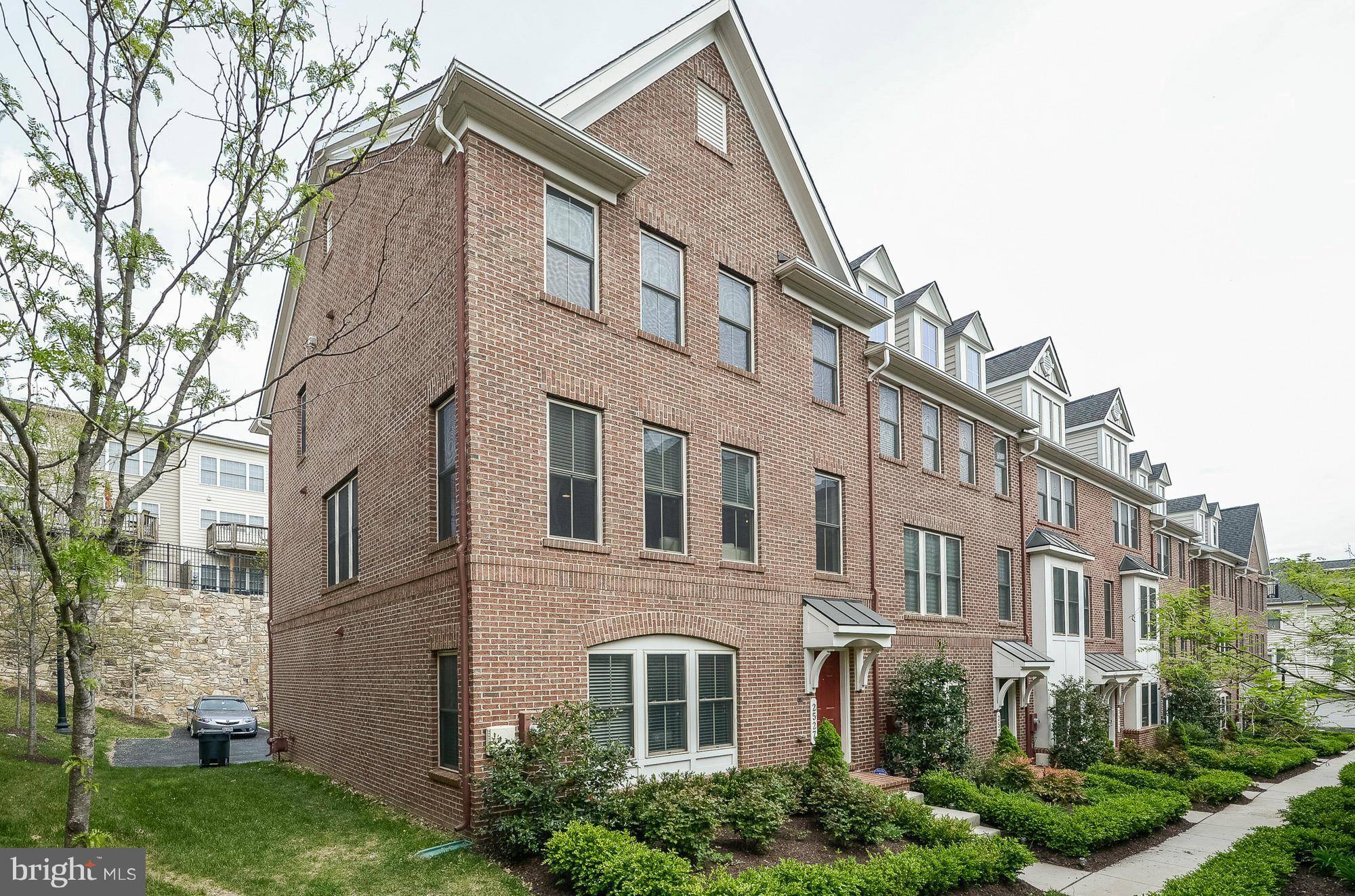 Arlington, VA 22206,2527 KENMORE CT