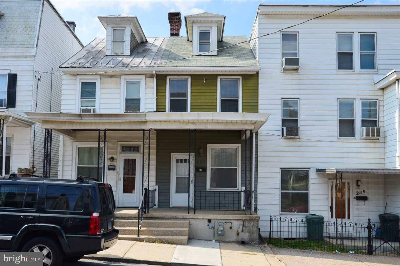 Steelton, PA 17113,233 LOCUST ST