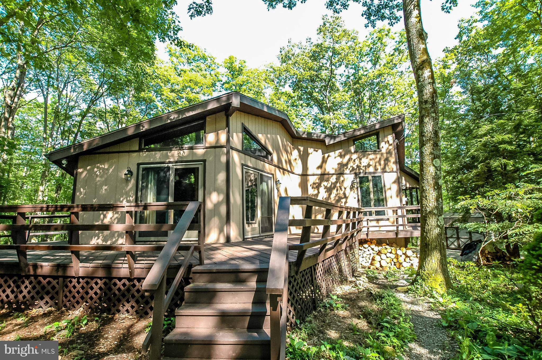 Terra Alta, WV 26764,428 RHODODENDRON DR