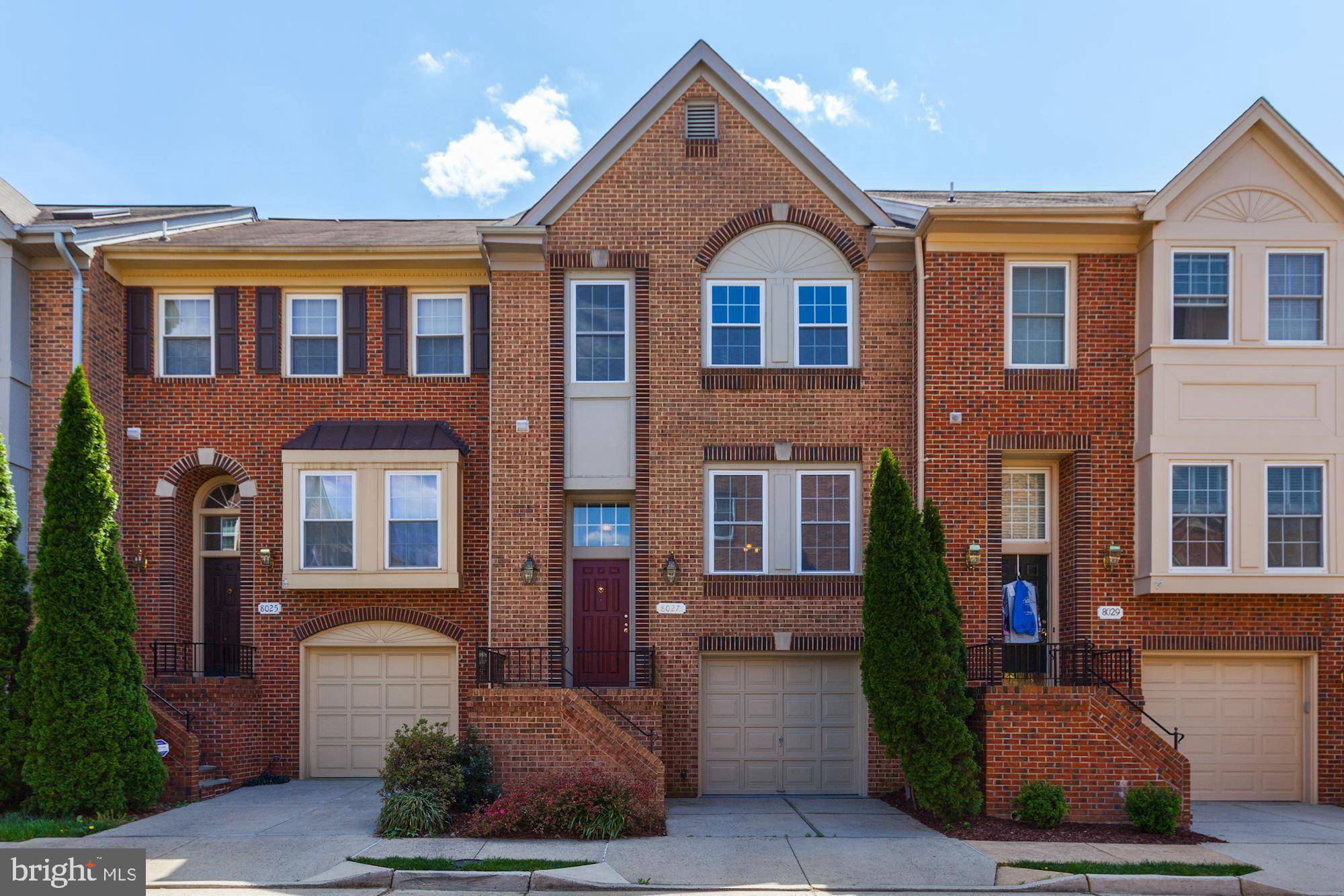 Vienna, VA 22182,8027 MERRY OAKS CT