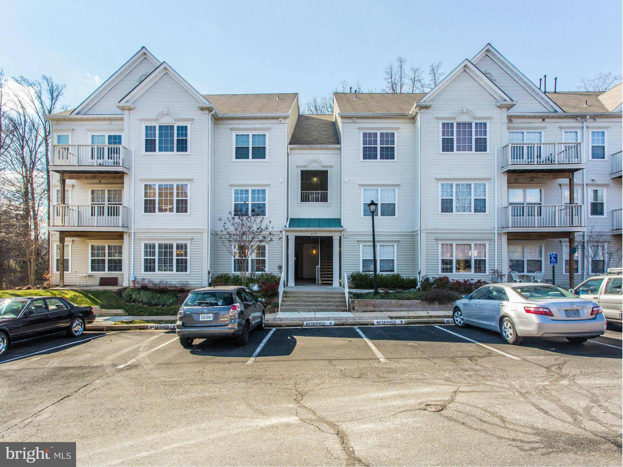 Fairfax, VA 22033,4359 WILSON VALLEY DR #204