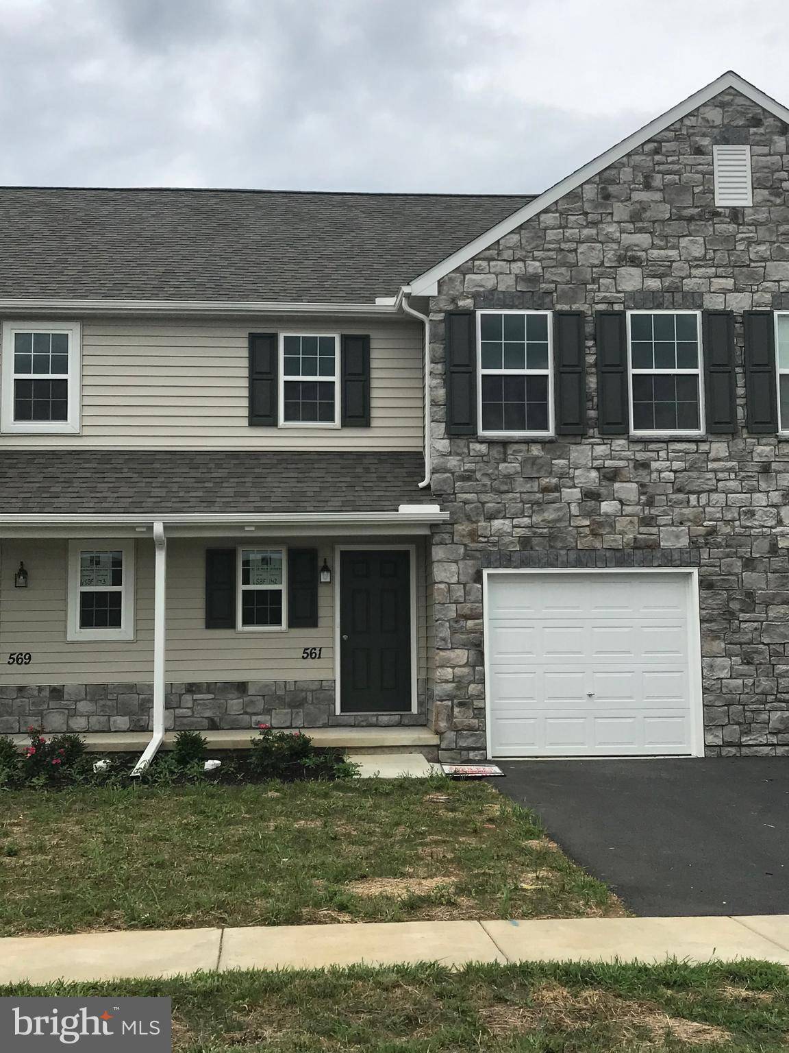 Palmyra, PA 17078,561 BROOKWOOD DR