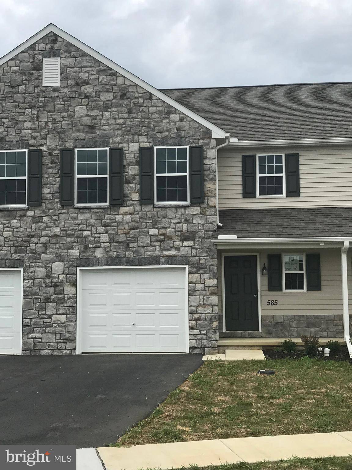 Palmyra, PA 17078,585 BROOKWOOD DR