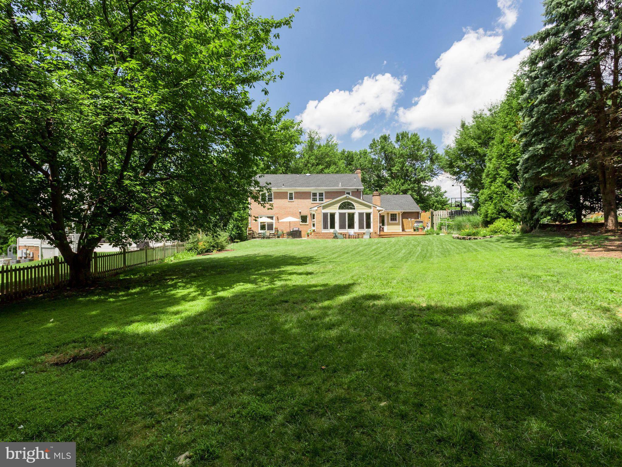 Mclean, VA 22102,8205 DUNSINANE CT