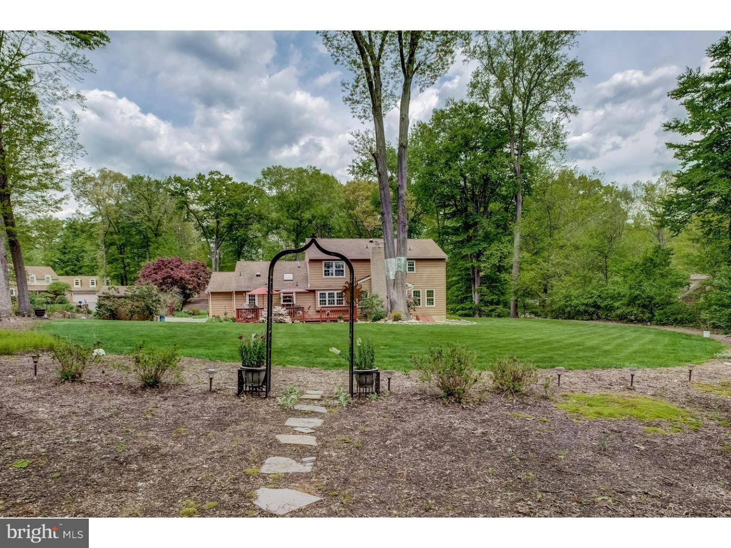 Wrightstown, NJ 08562,5 LEE CT