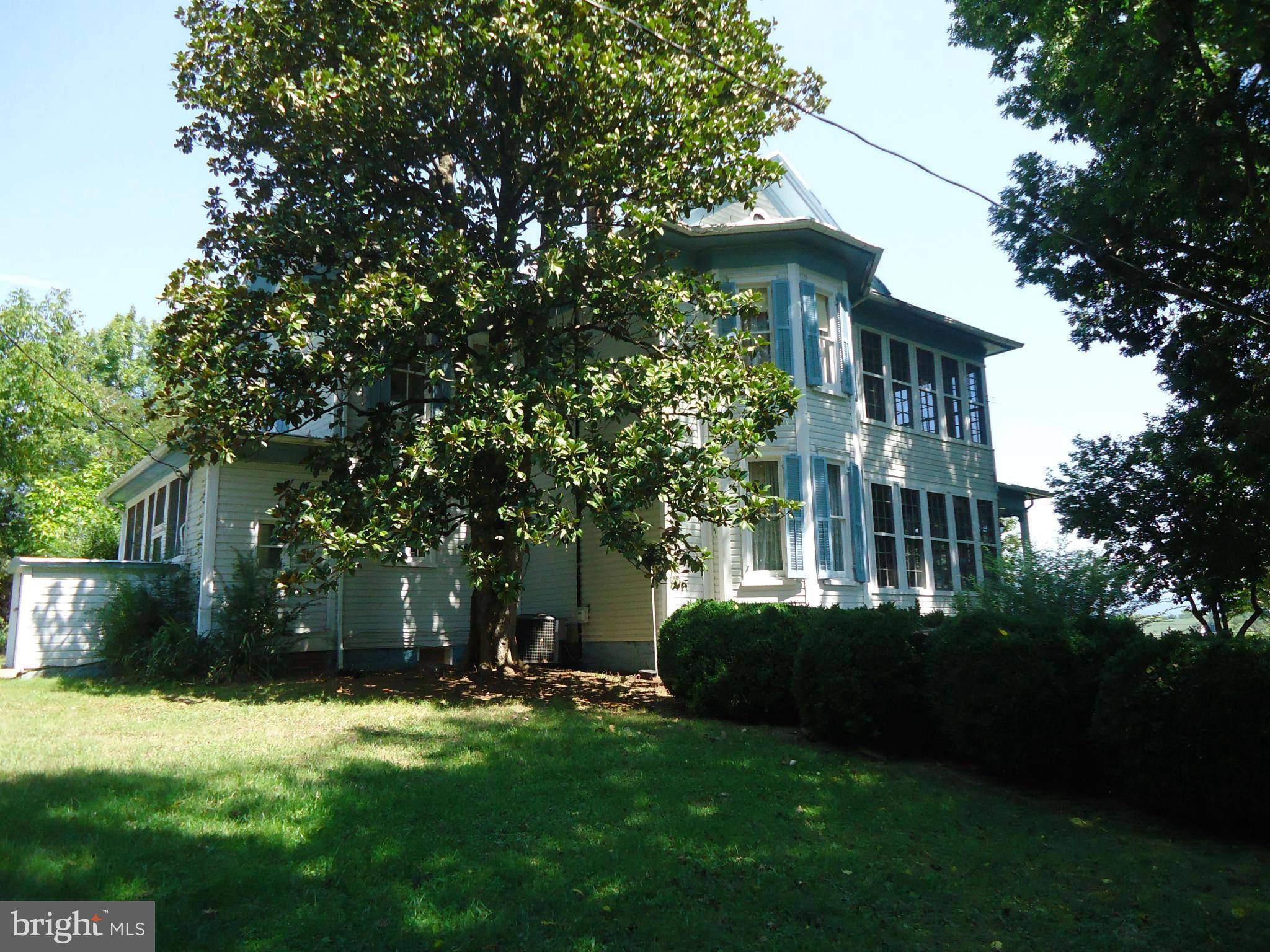 Luray, VA 22835,136 COURT ST