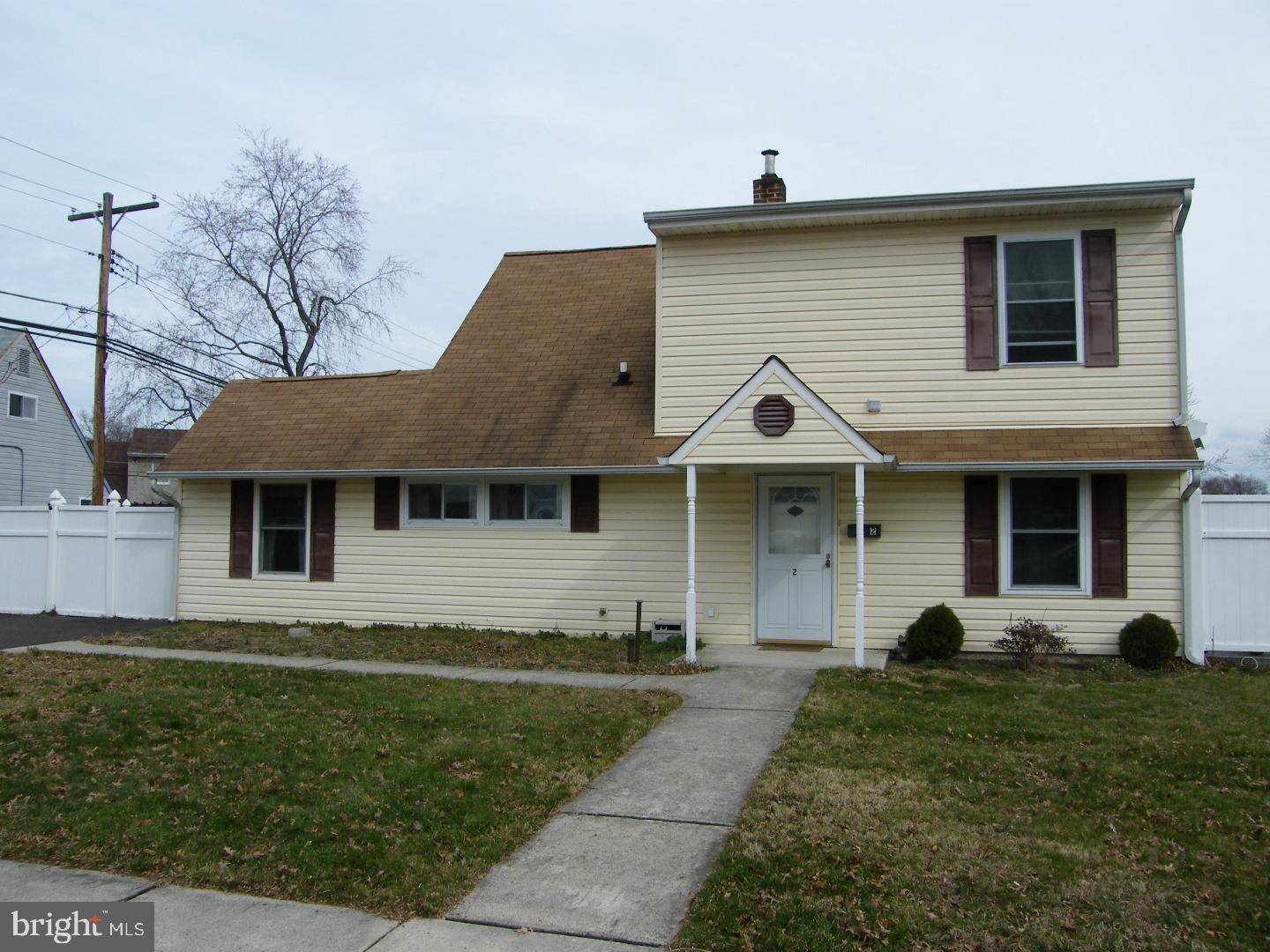 Levittown, PA 19055,2 RUSTLEAF LN