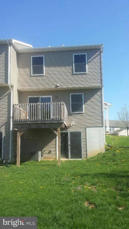 Manheim, PA 17545,297 CEDAR HOLW #32