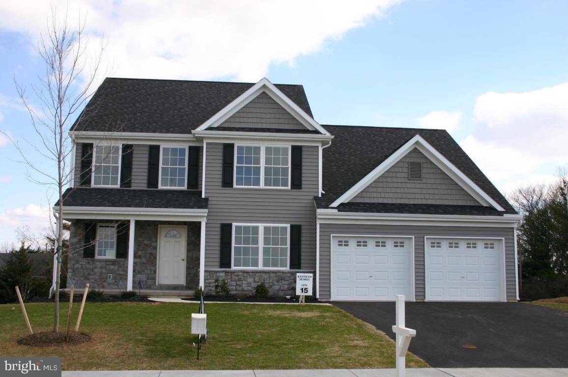 Manheim, PA 17545,253 CEDAR HOLW #15