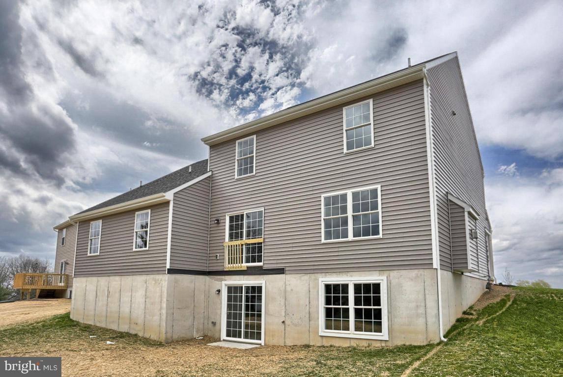 Manheim, PA 17545,253 CEDAR HOLW #15