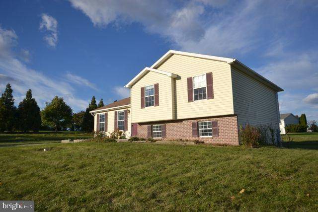 Abbottstown, PA 17301,80 HUNTERS CIR