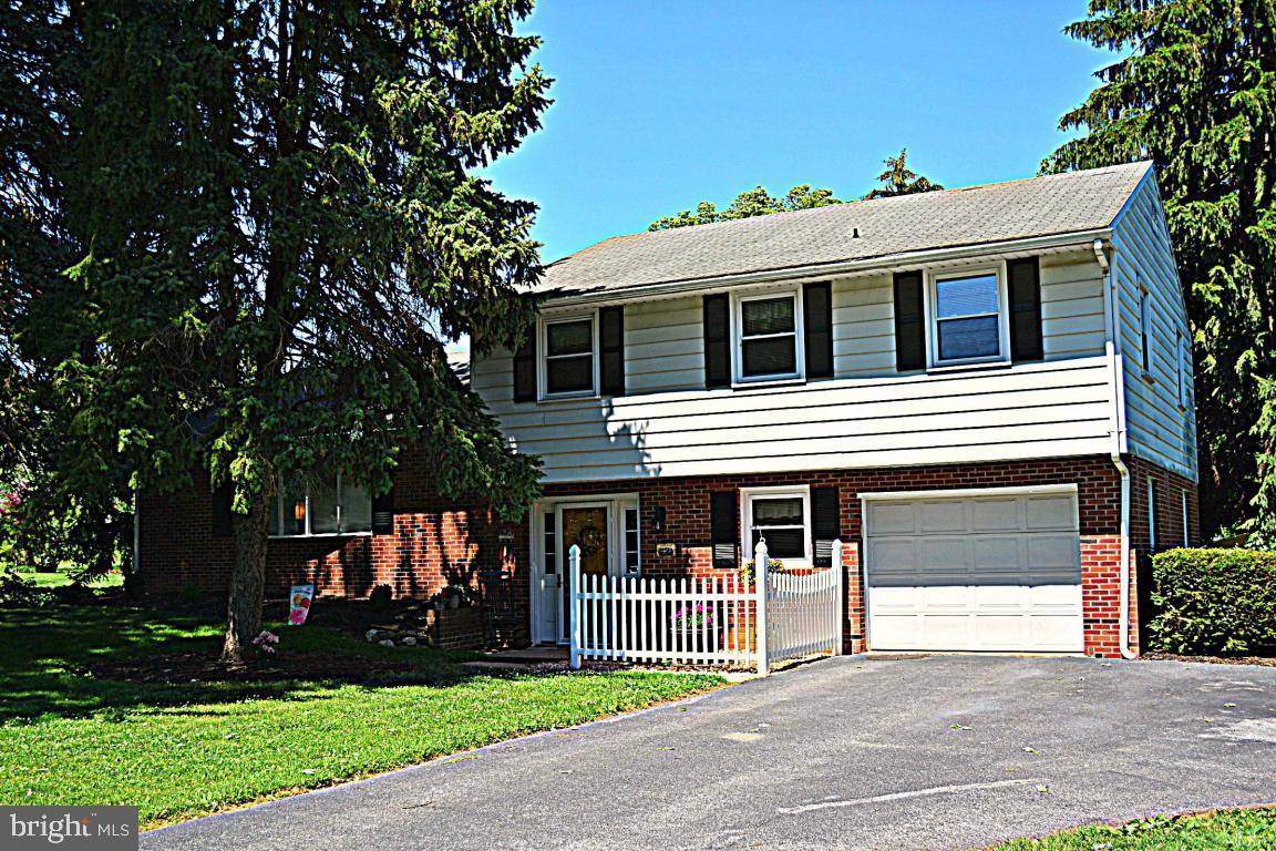 Leola, PA 17540,45 HICKORY LN