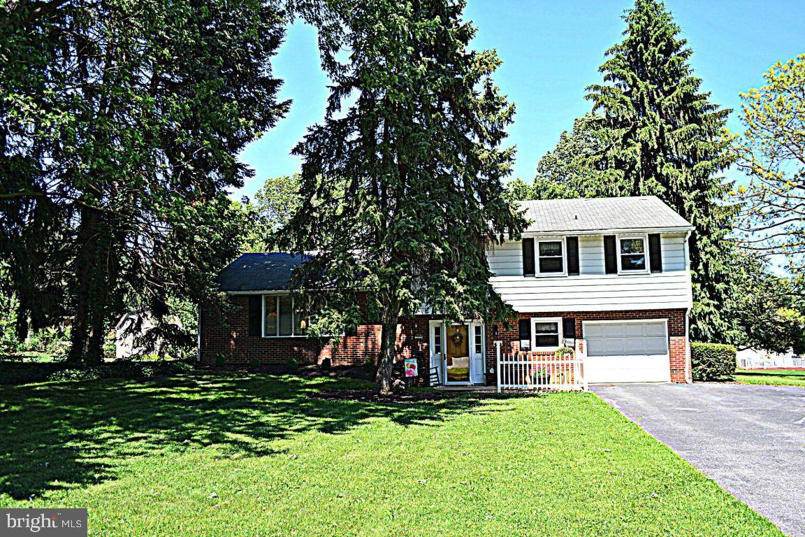 Leola, PA 17540,45 HICKORY LN