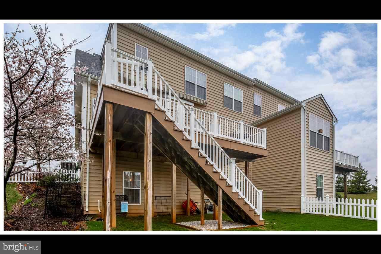 Seven Valleys, PA 17360,582 LAKE REDMAN CT