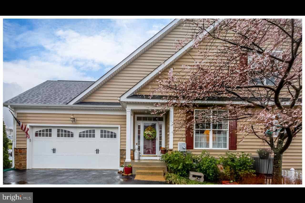 Seven Valleys, PA 17360,582 LAKE REDMAN CT