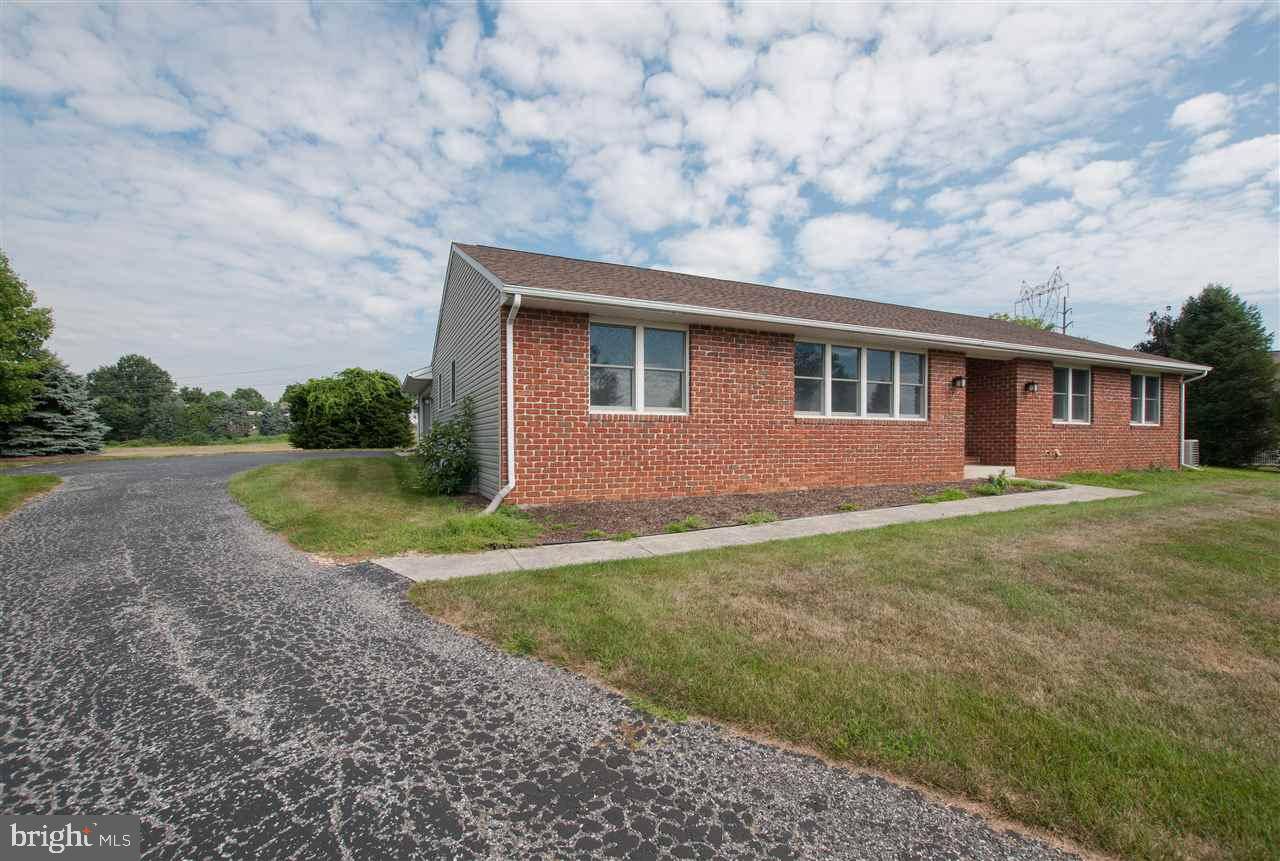 Mechanicsburg, PA 17055,2302 FOXFIRE CIR