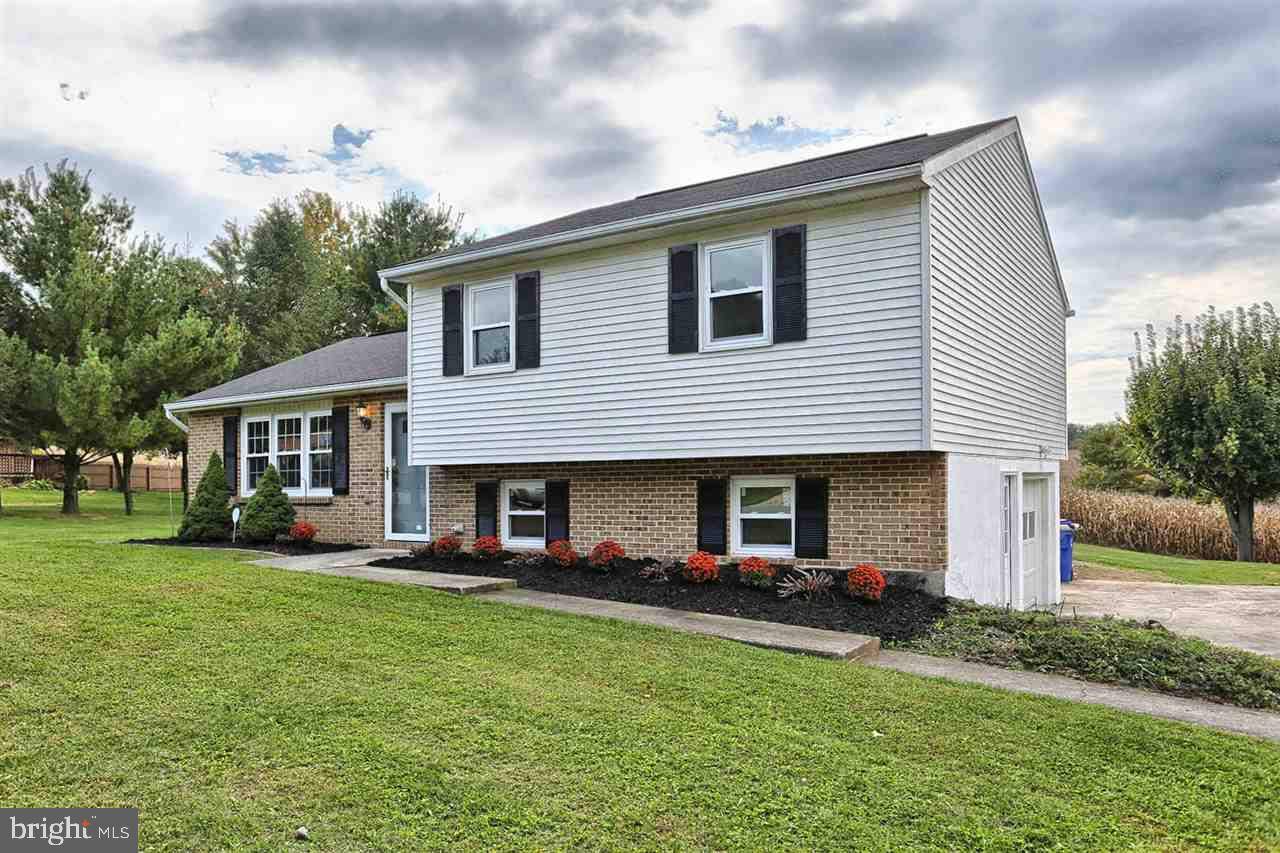 Mt Holly Springs, PA 17065,8 IAN DR