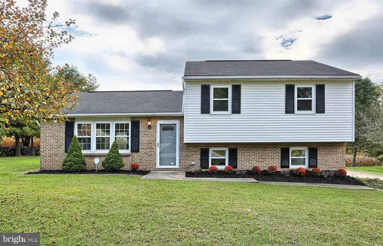 Mt Holly Springs, PA 17065,8 IAN DR