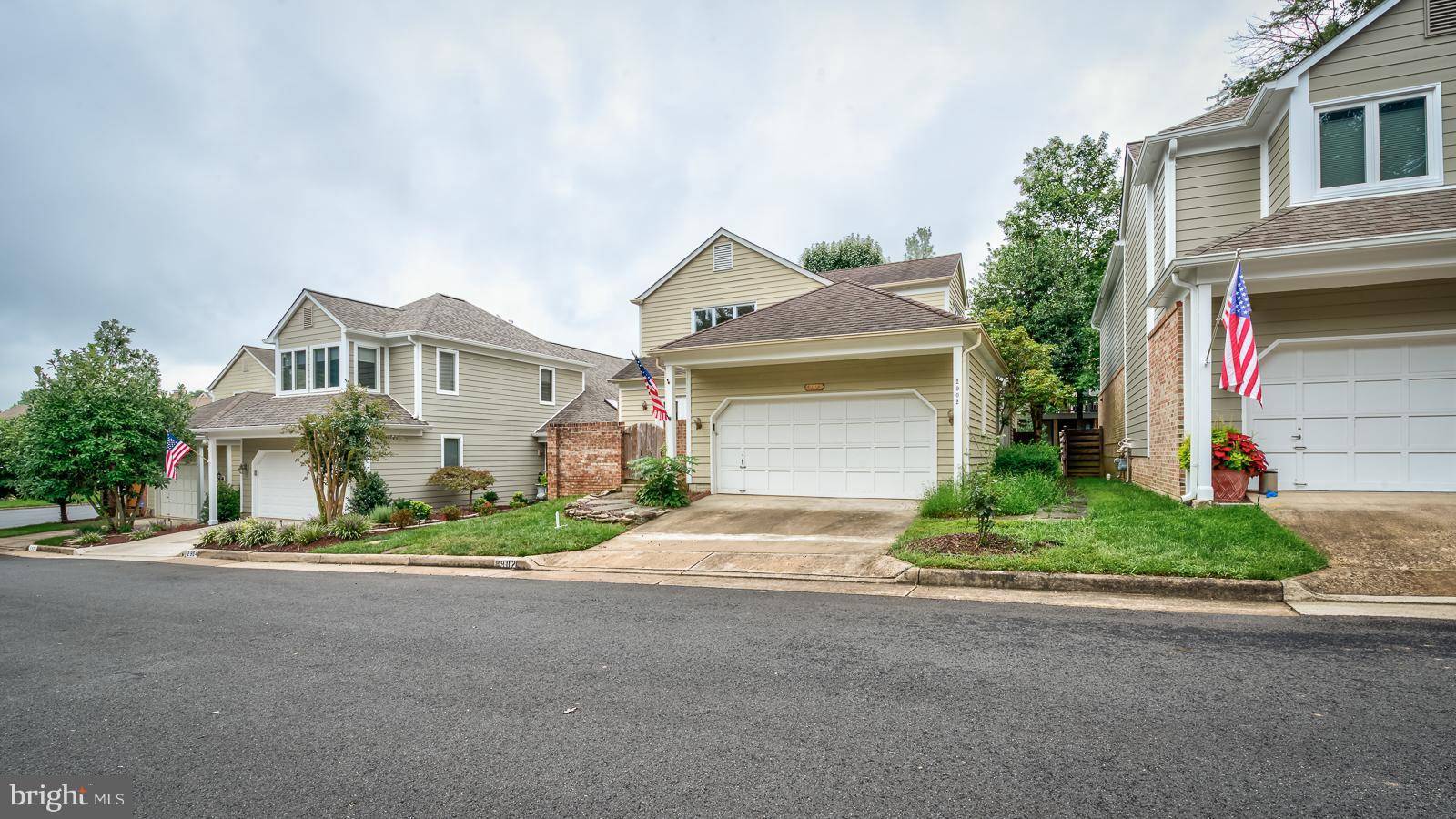 Oakton, VA 22124,2902 ELMTOP CT