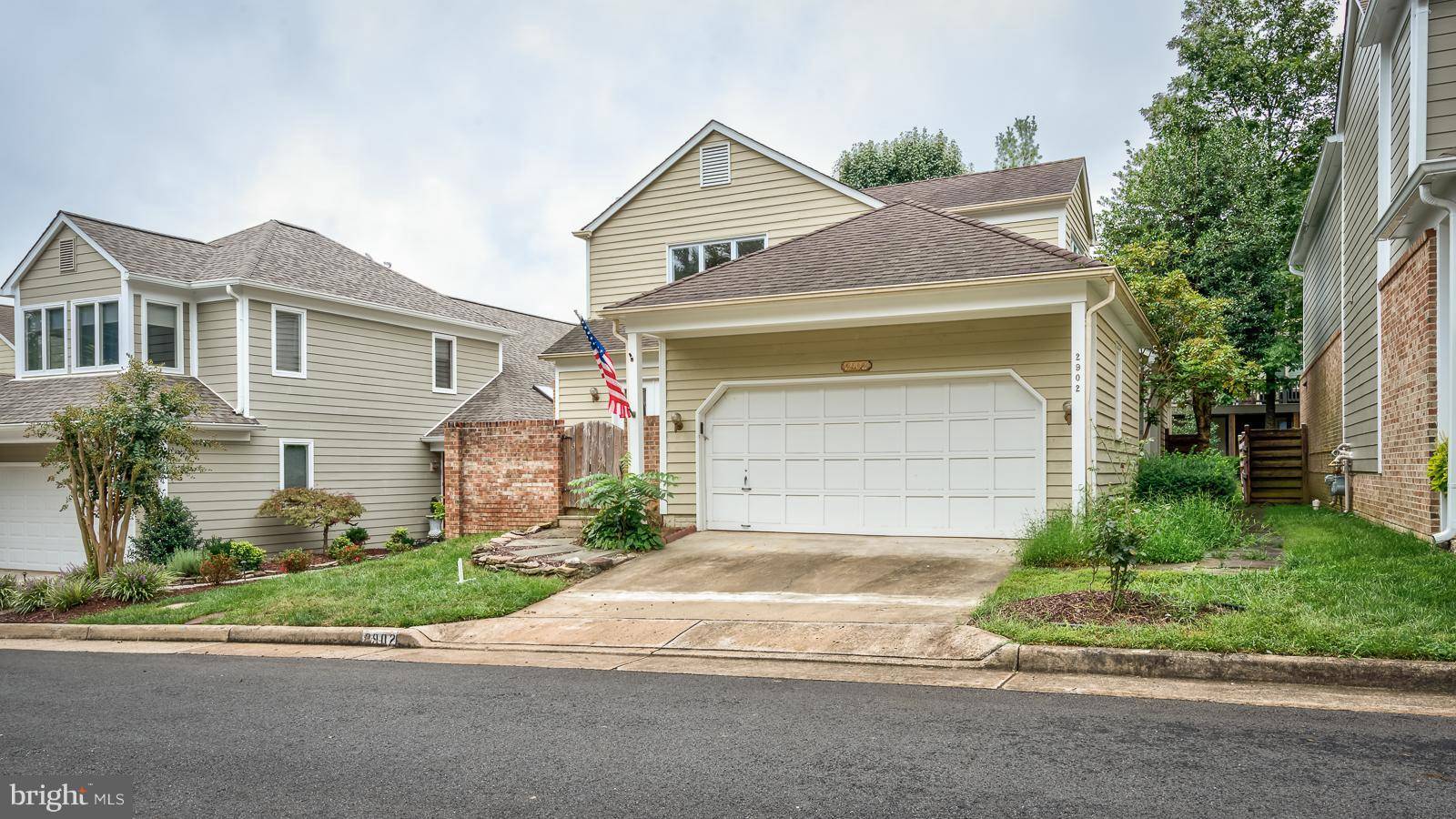 Oakton, VA 22124,2902 ELMTOP CT