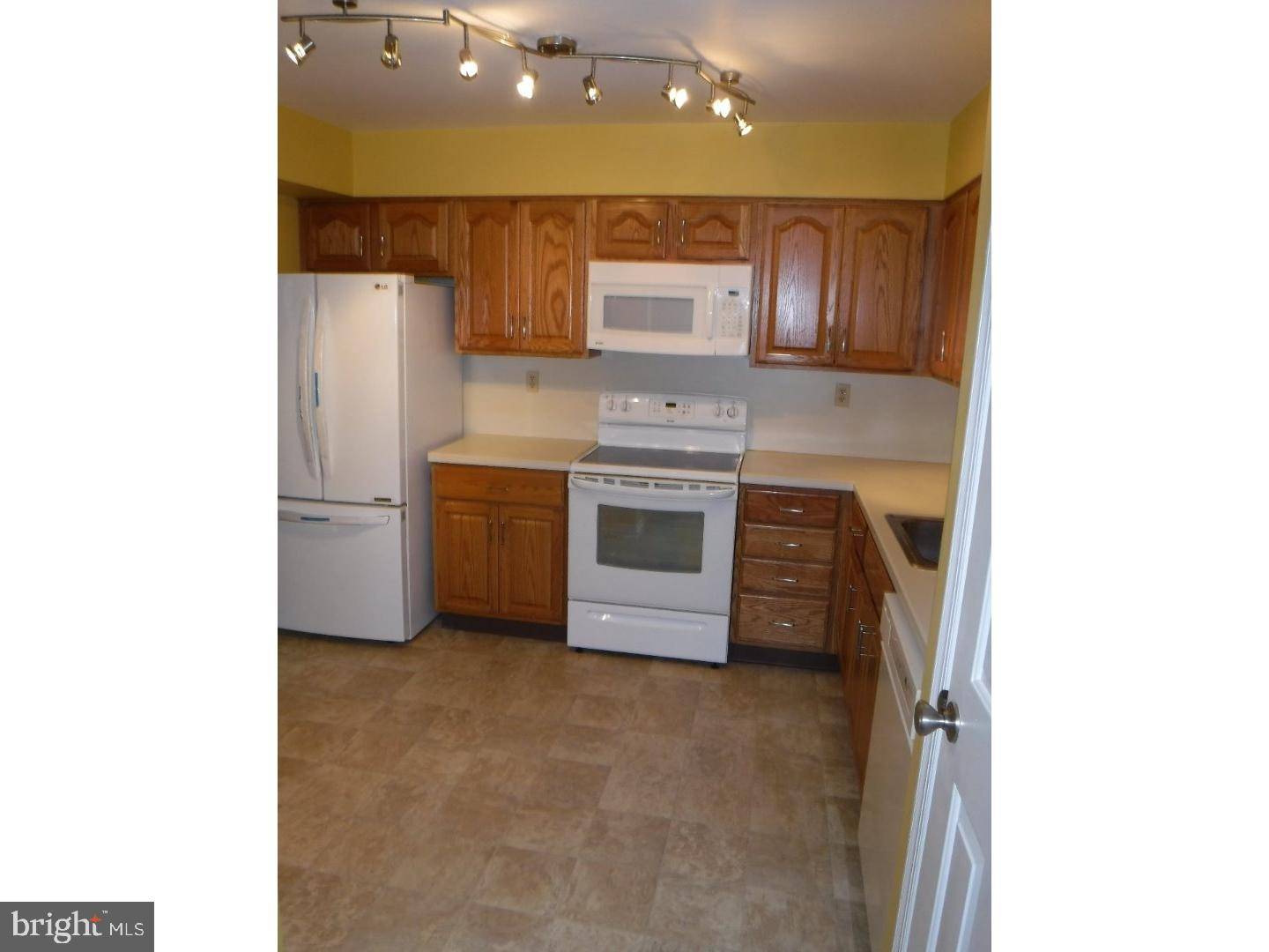 Ambler, PA 19002,3303 IROQUOIS WAY