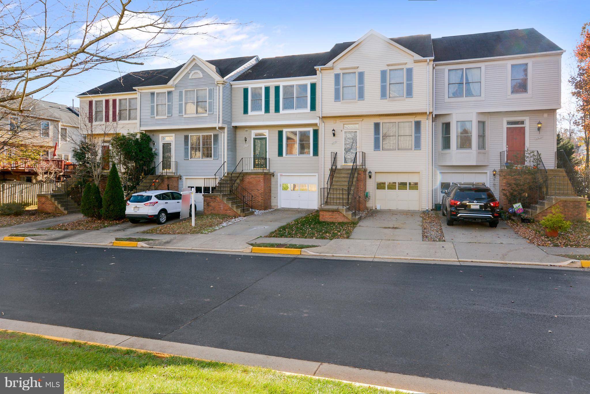 Centreville, VA 20120,5837 WATERMARK CIR