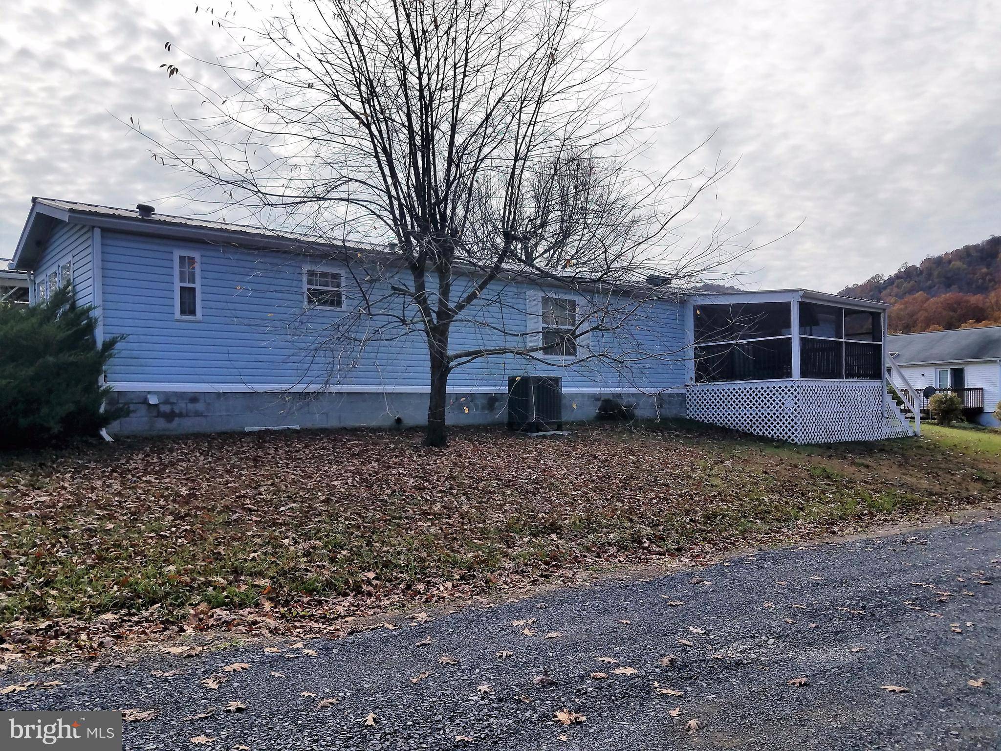 Ridgeley, WV 26753,51 BLACK OAK LN