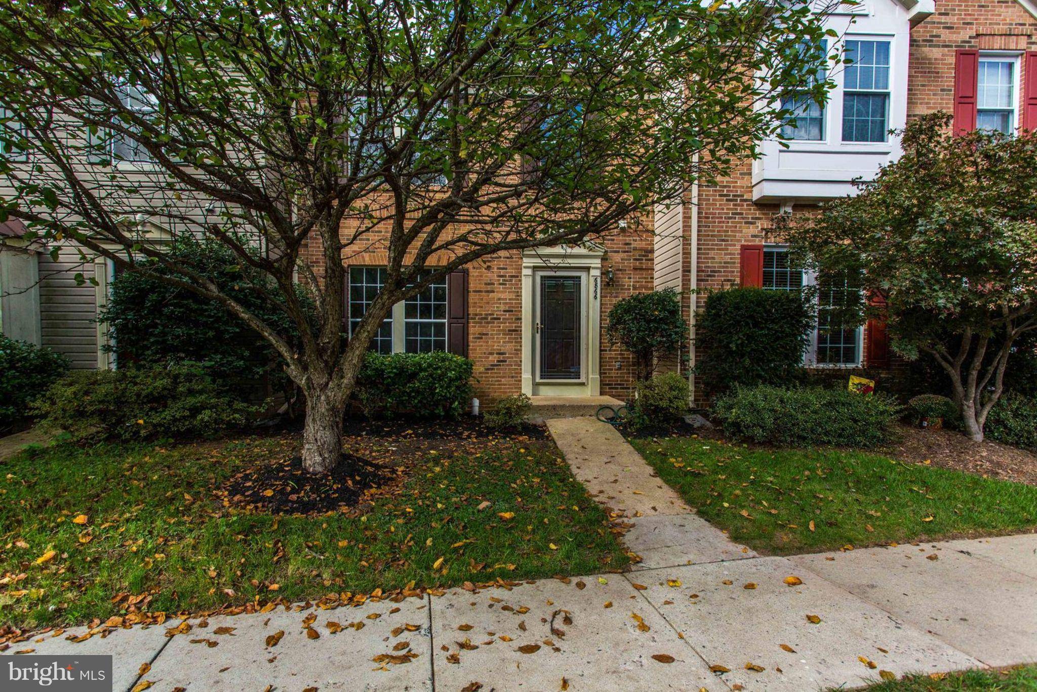 Centreville, VA 20121,6866 RIDGE WATER CT