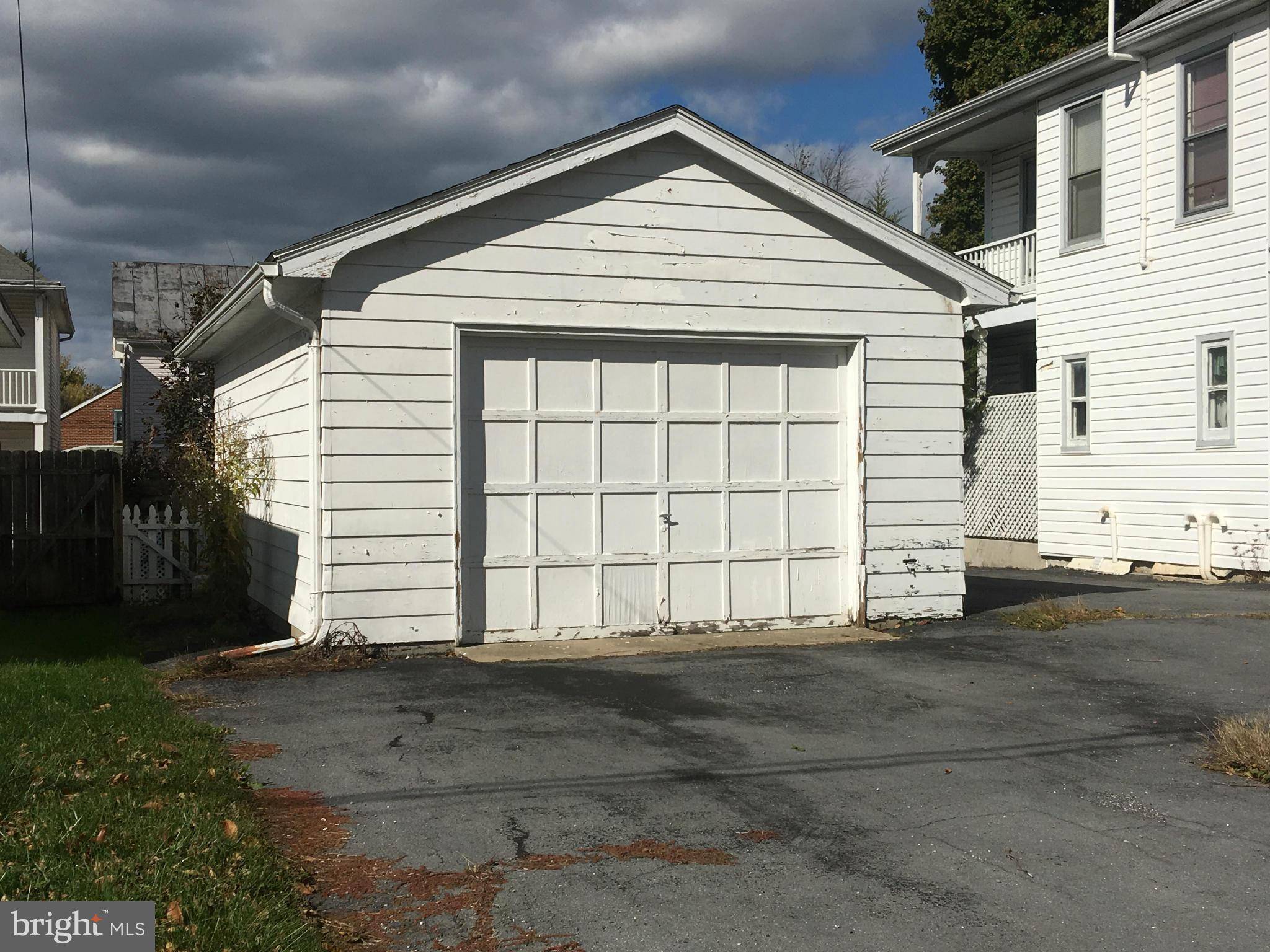 Shippensburg, PA 17257,228 GARFIELD ST E