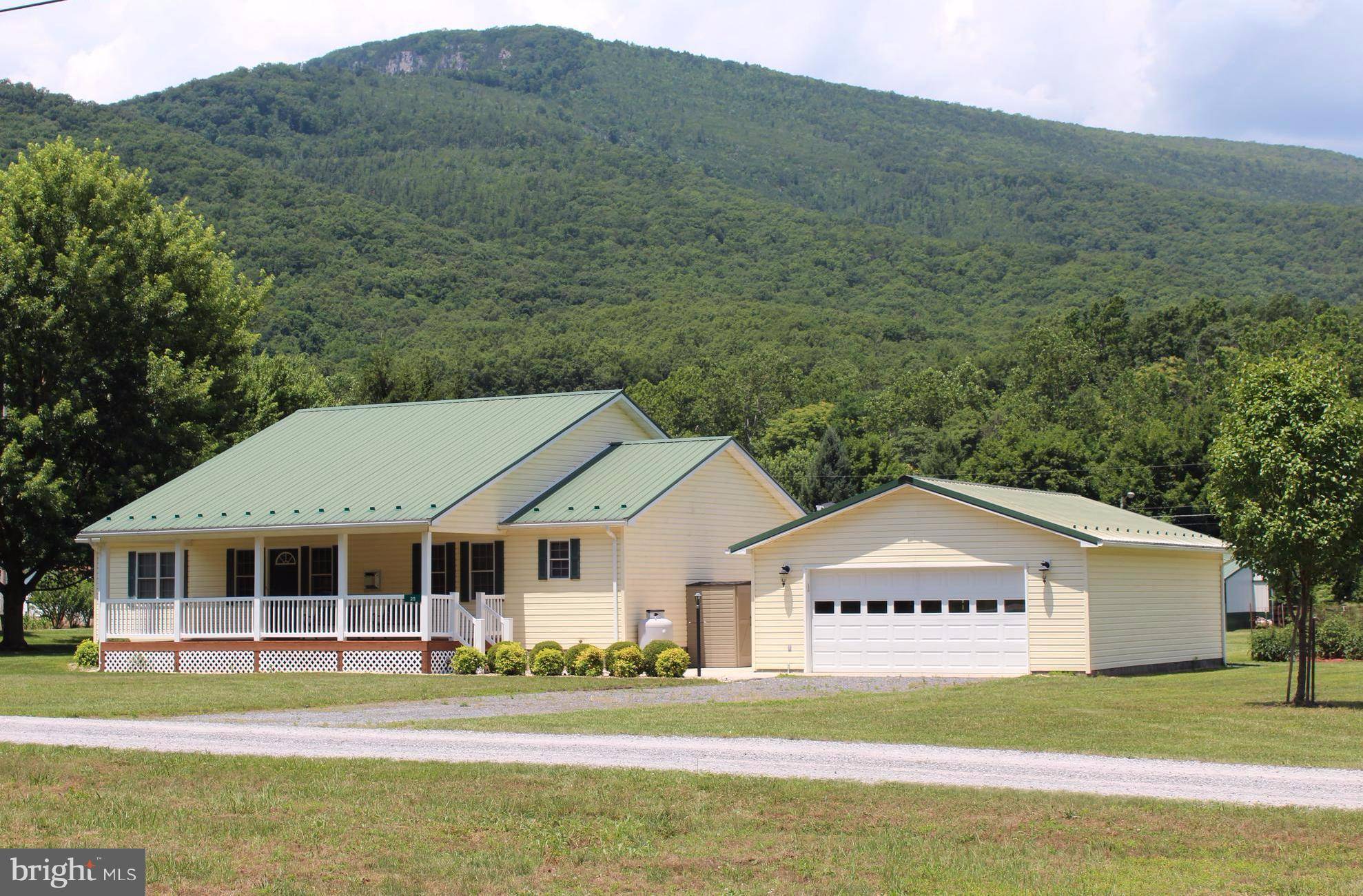 Cabins, WV 26855,25 TROUT LN