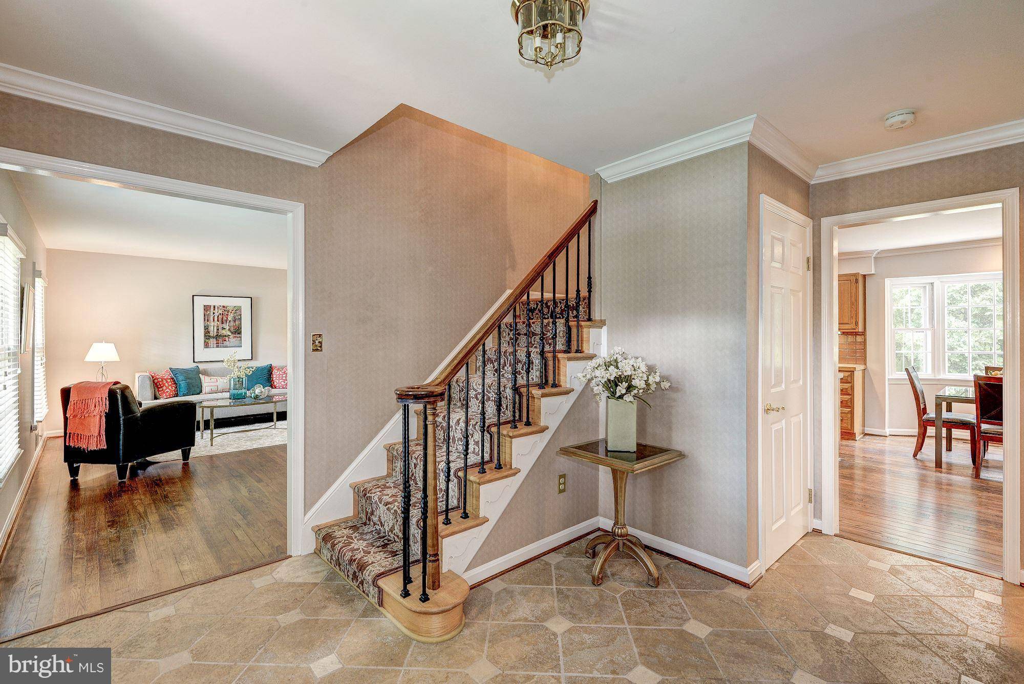 Mclean, VA 22102,7701 BRIDLE PATH LN