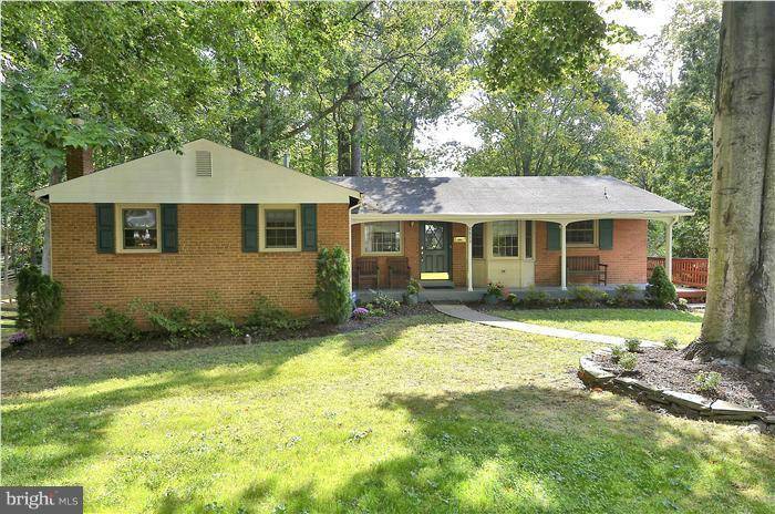 Annandale, VA 22003,8933 FALLING CREEK CT