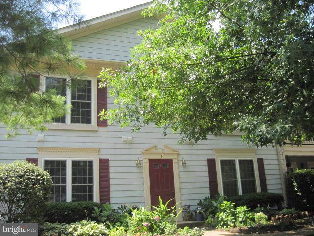 Alexandria, VA 22310,6094-B ESSEX HOUSE SQ #B