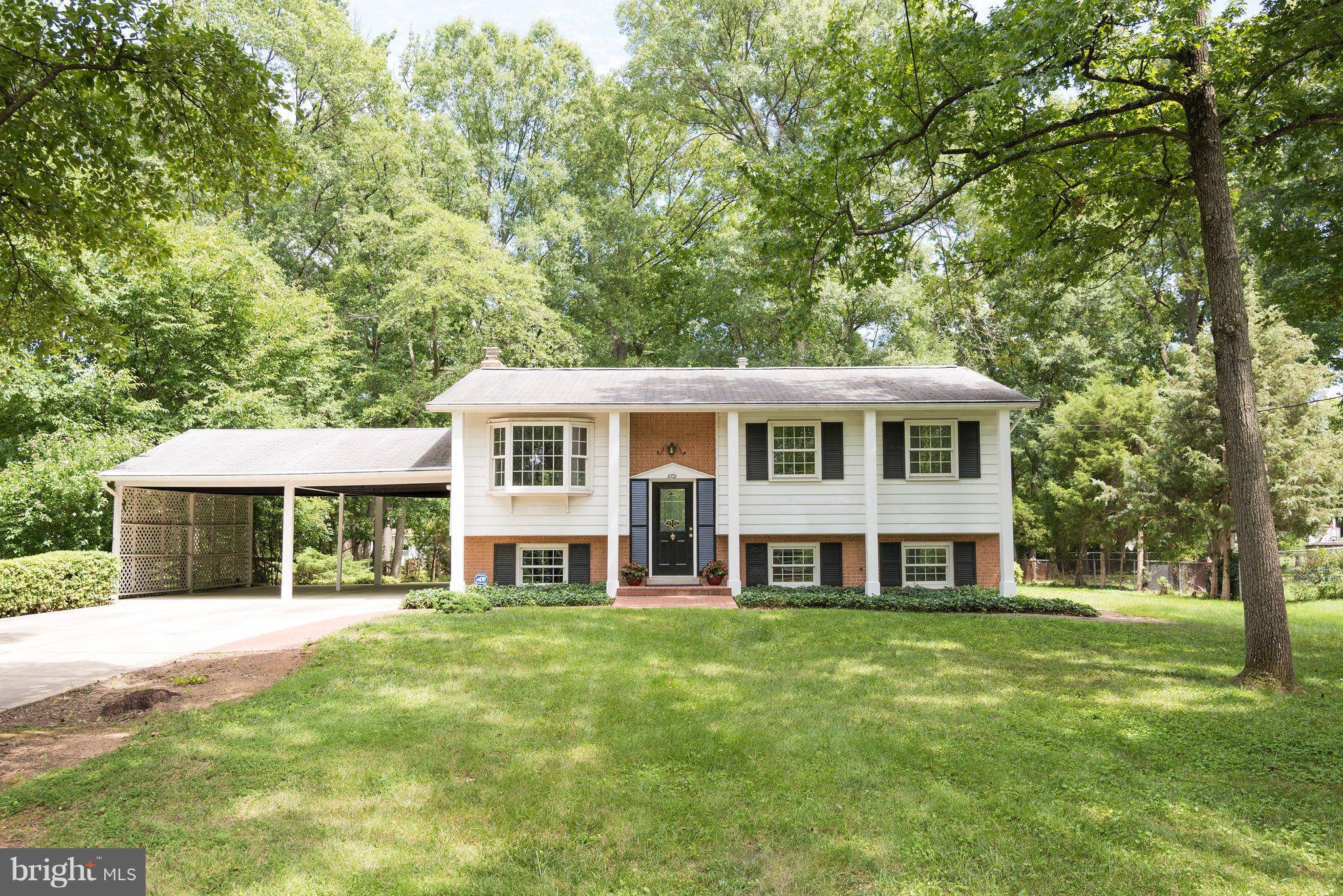 Alexandria, VA 22309,8721 BADGER DR