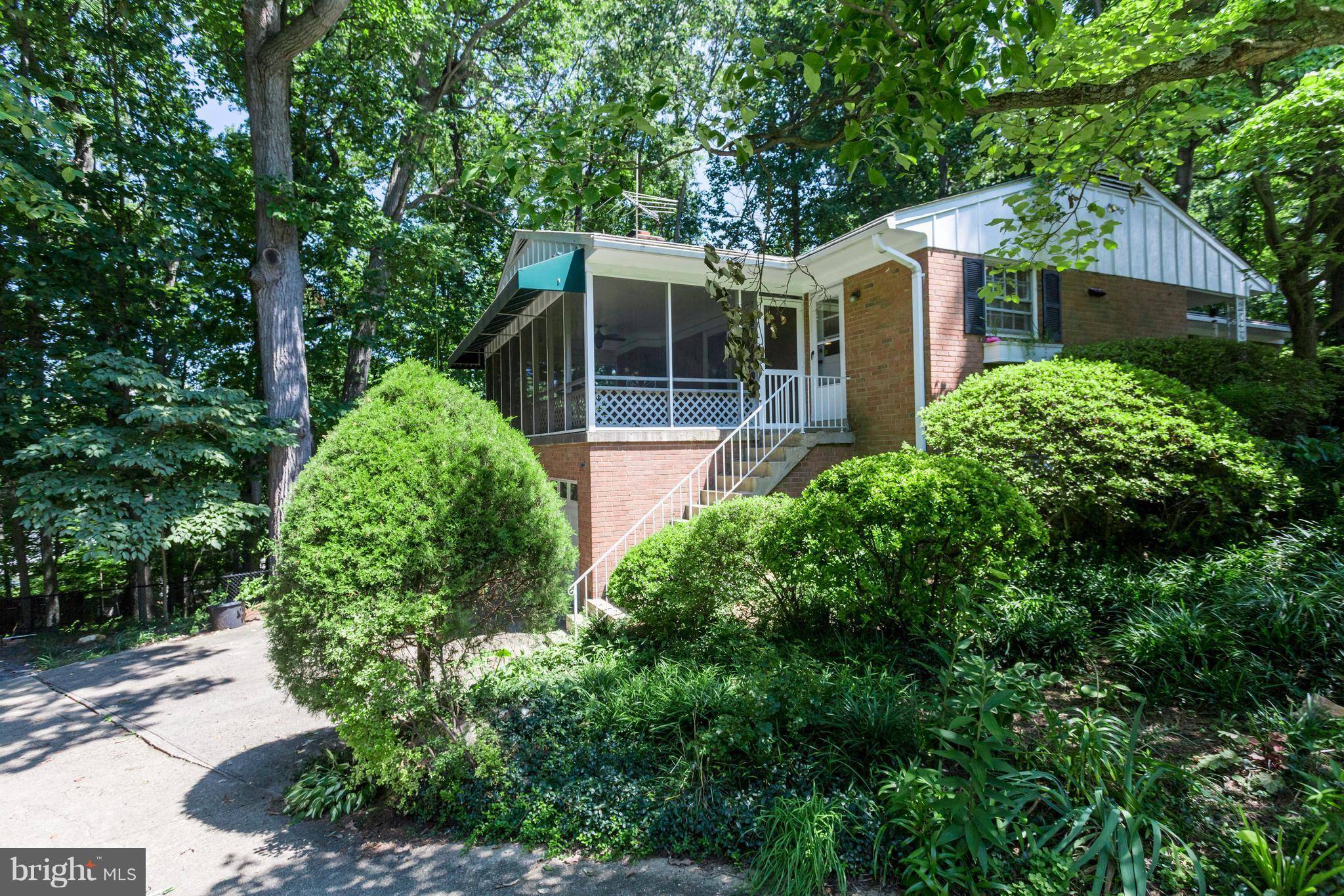 Falls Church, VA 22042,7002 ARONOW DR