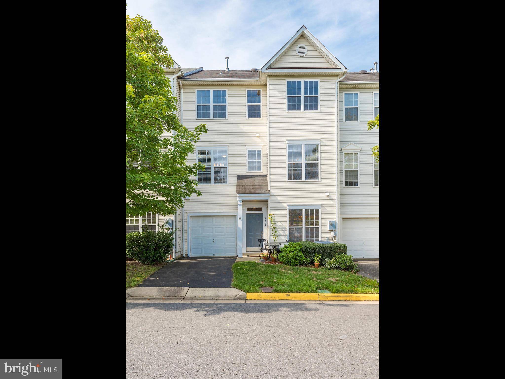 Herndon, VA 20171,2504 LOGAN WOOD DR