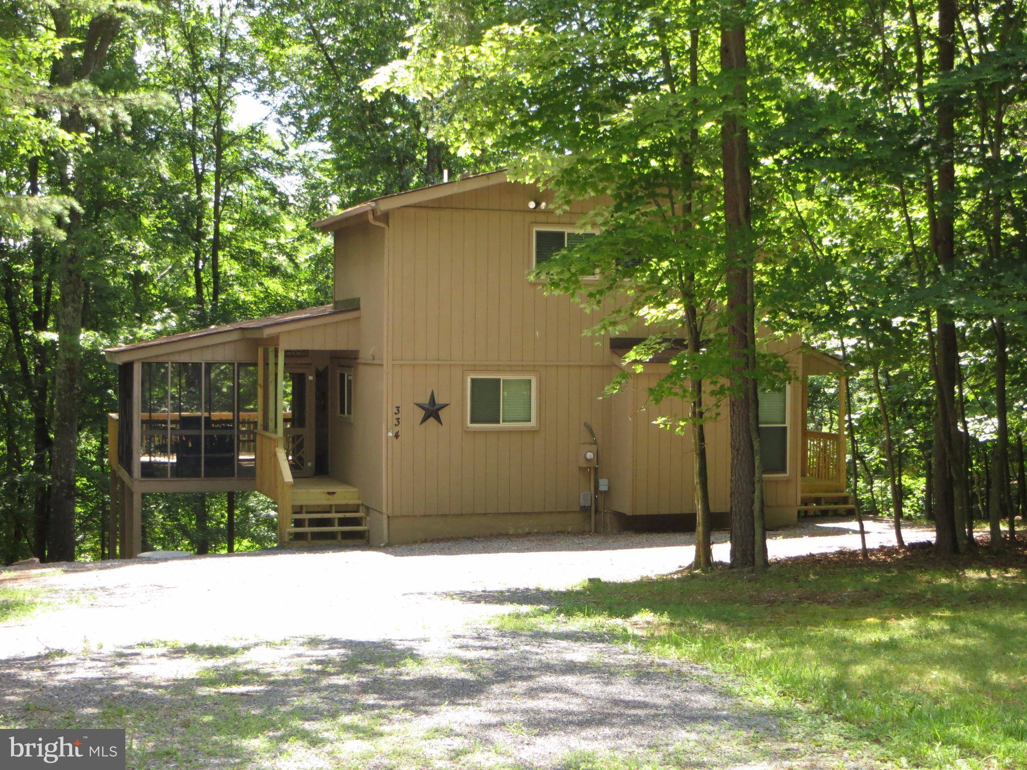 Hedgesville, WV 25427,334 CLUBHOUSE RIDGE