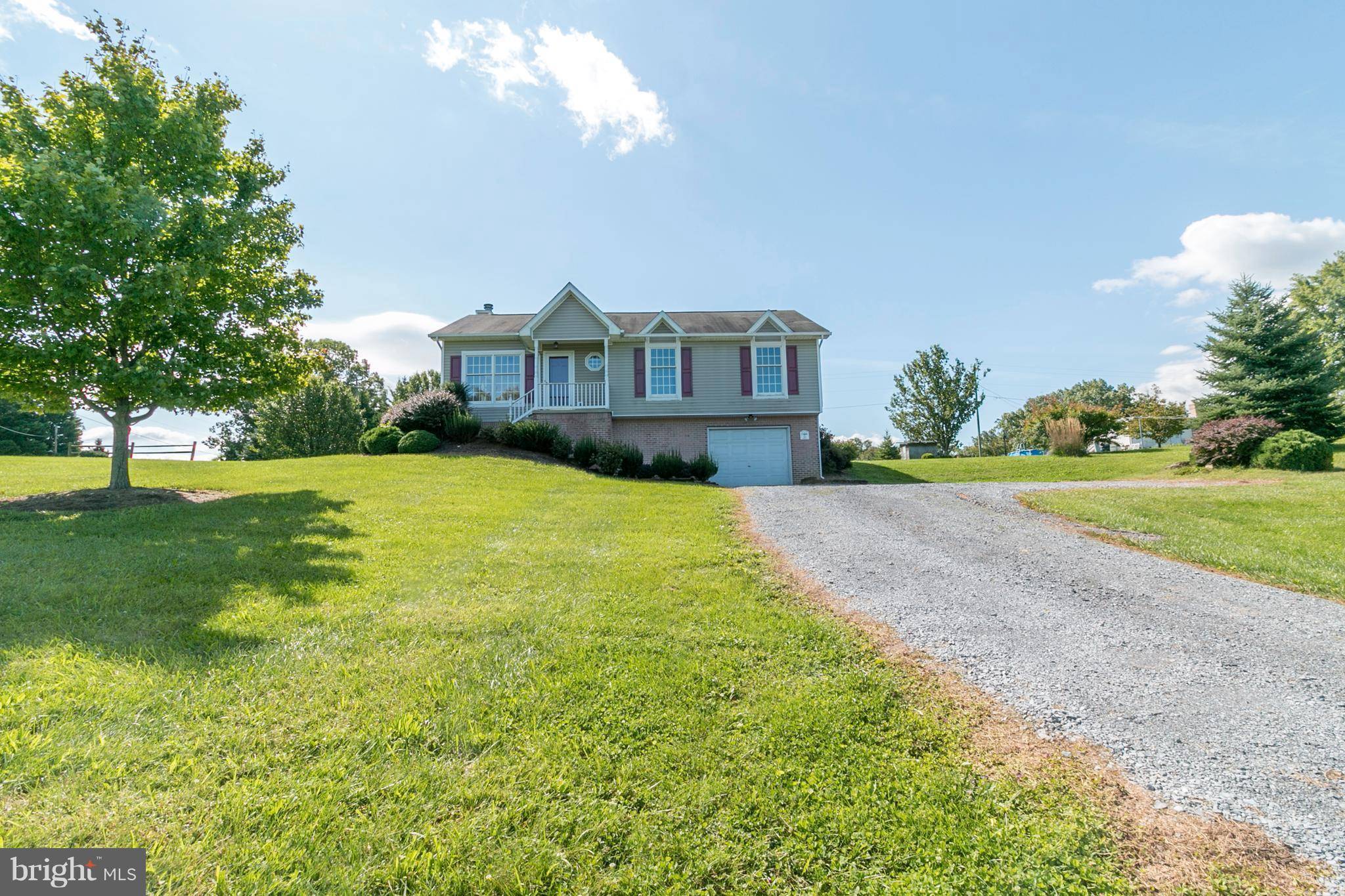 Falling Waters, WV 25419,29 MUSTANG DR