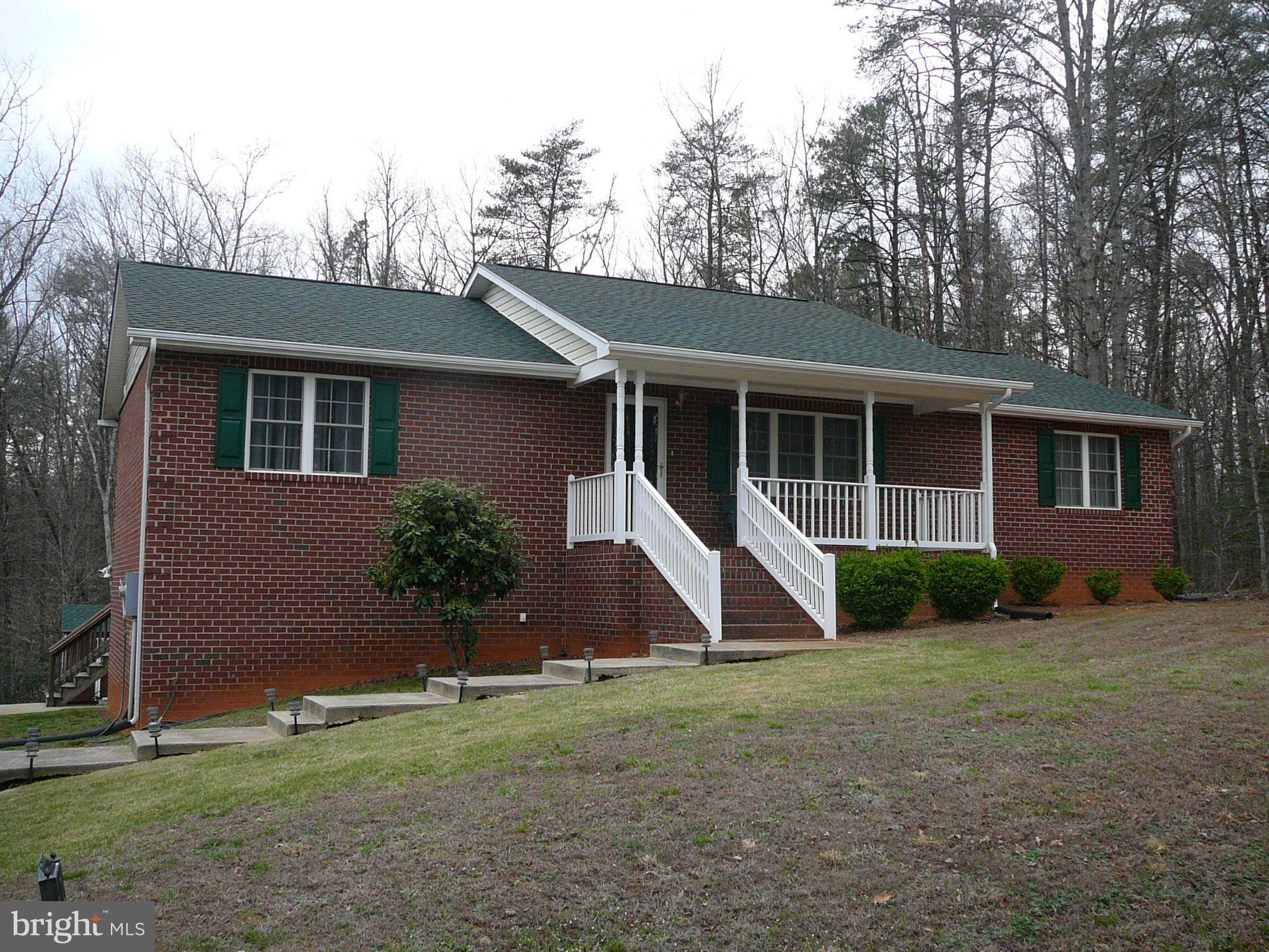 Mineral, VA 23117,5406 TRIMMINGHAM CT