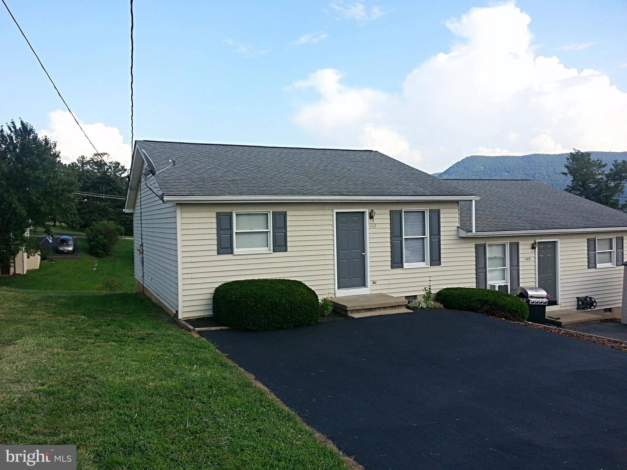 Strasburg, VA 22657,442 PLEASANT VIEW DR