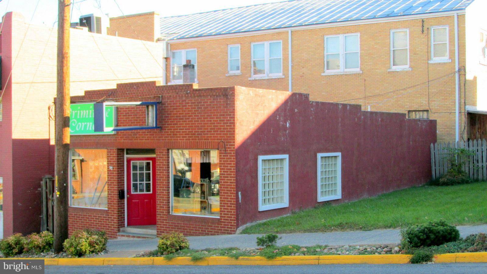 Luray, VA 22835,5 BROAD ST