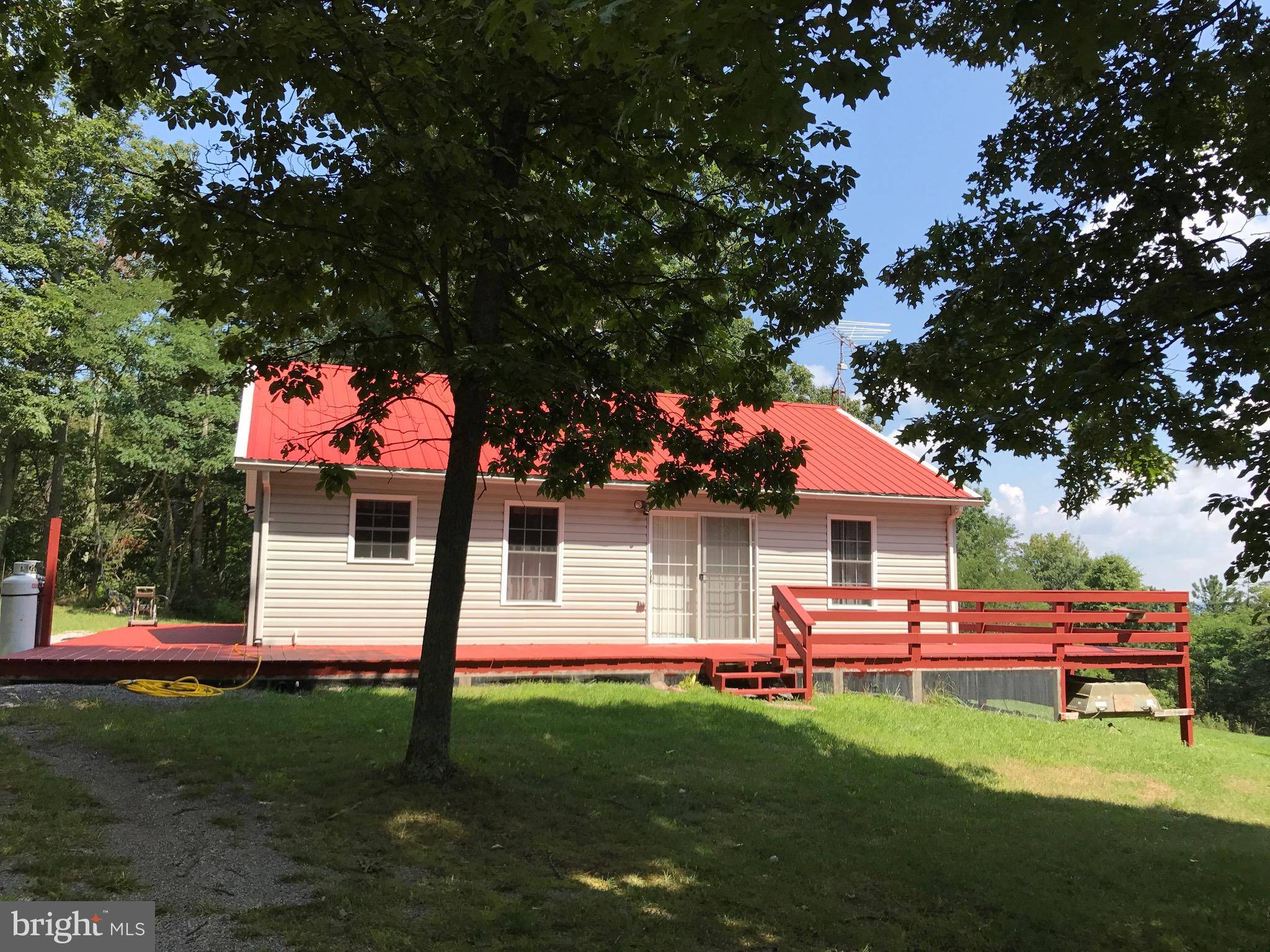 Mathias, WV 26812,889 NORTH RIDGE RD