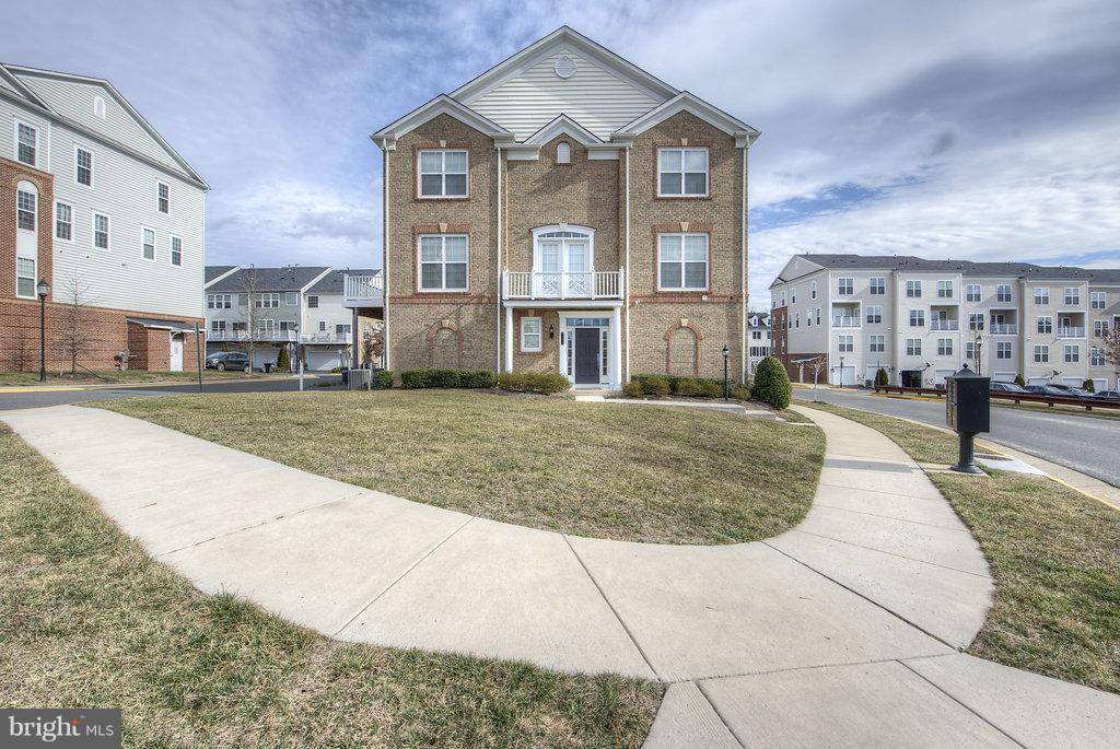 Woodbridge, VA 22191,2202 OBERLIN DR #314A