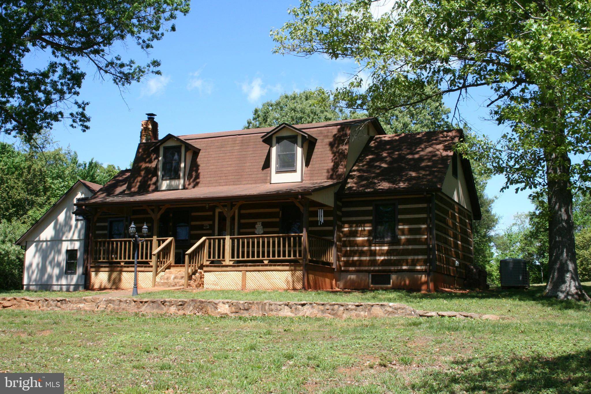 Reva, VA 22735,163 ABELLS HOLLER LOG LN