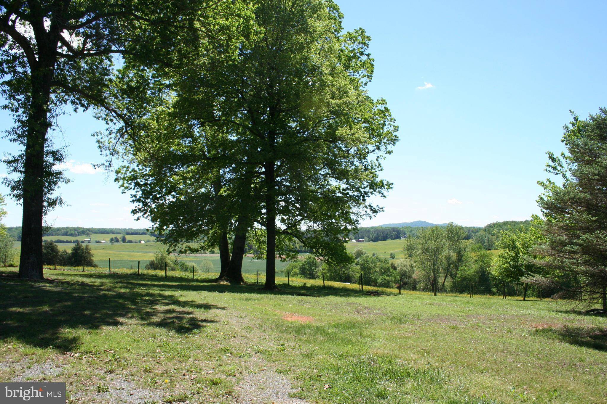 Reva, VA 22735,163 ABELLS HOLLER LOG LN